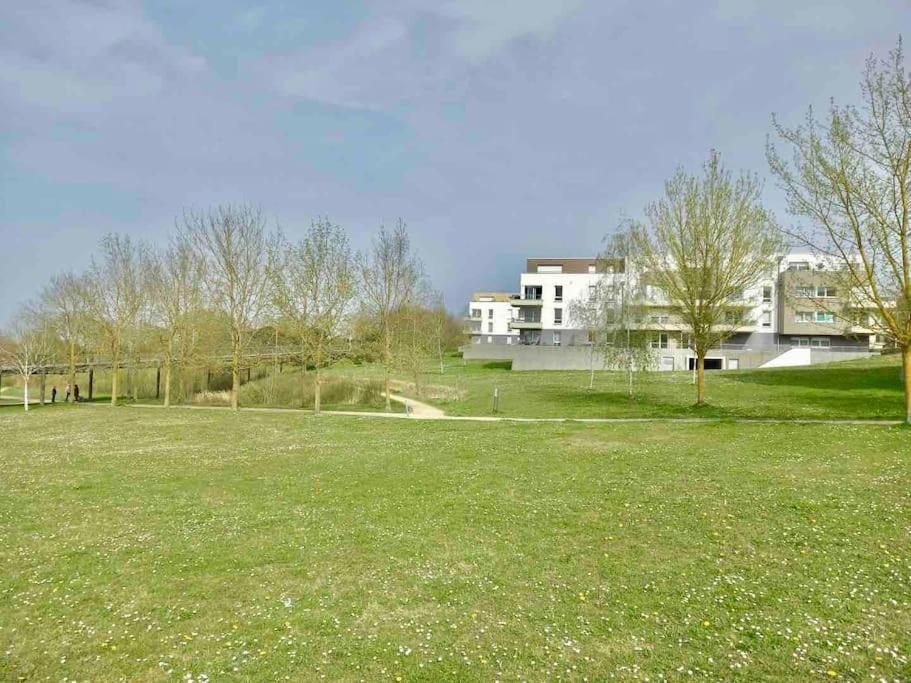 Le Domaine Reserve , Parking Et Ecrin De Verdure Amiens Exterior photo
