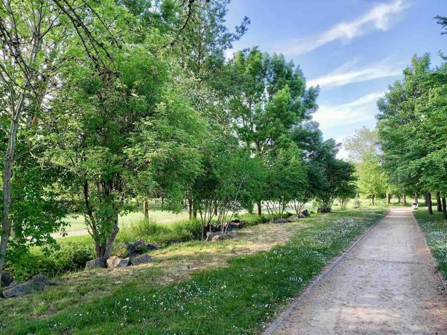 Le Domaine Reserve , Parking Et Ecrin De Verdure Amiens Exterior photo